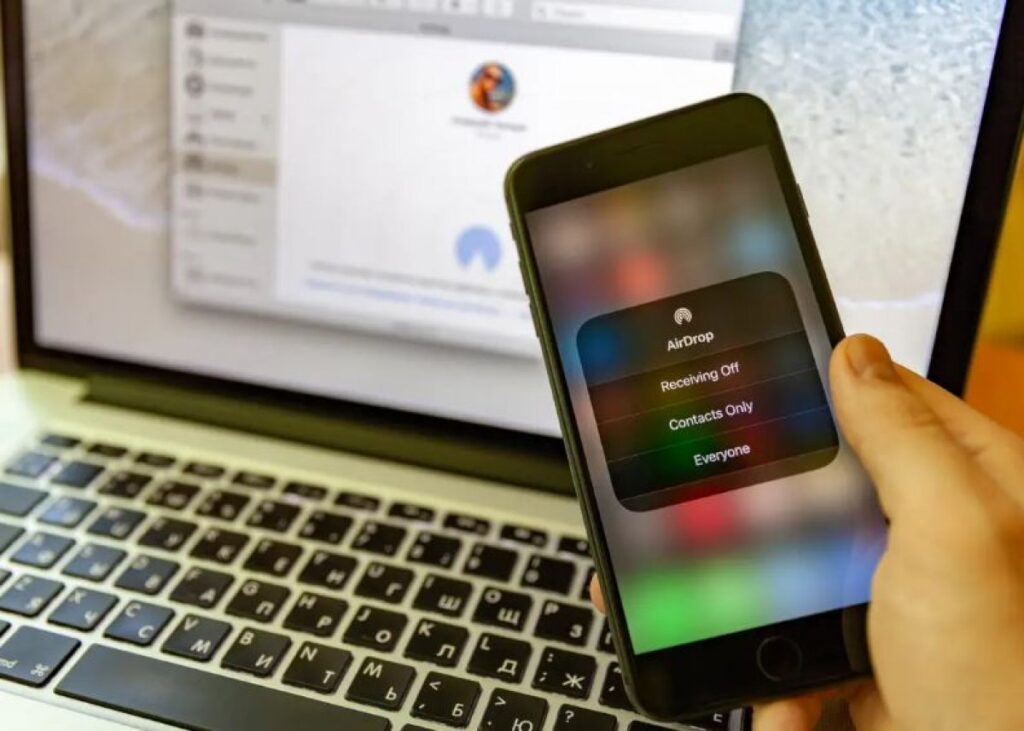 AirDrop Mesafe Ne Kadar?